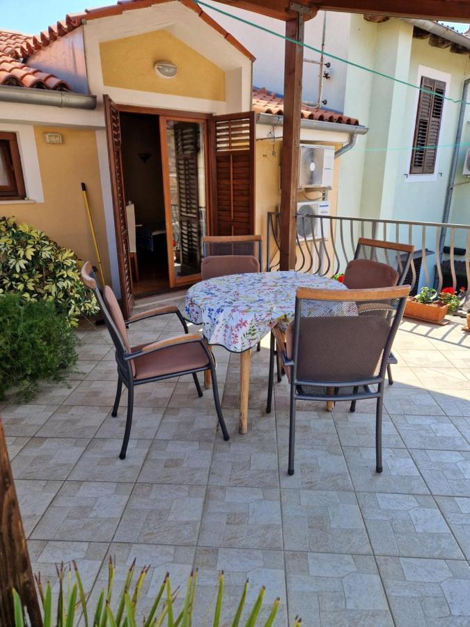 Apartment Svobode Izola Bagian luar foto
