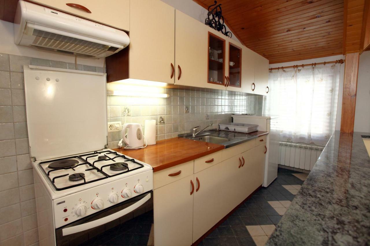 Apartment Svobode Izola Bagian luar foto